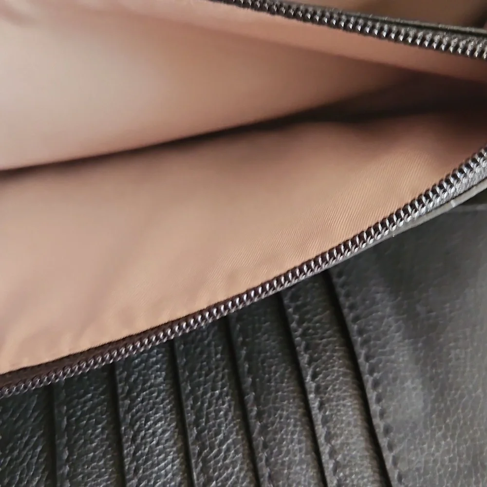 TUMI Black Leather Crossbody Bag Detachable Strap - Picture 10 of 17